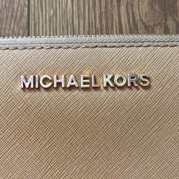 Michael Kors wallet - Picture 2 of 4